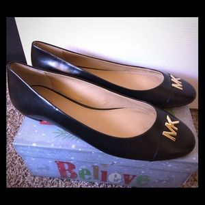 Cute Mk black leather flats